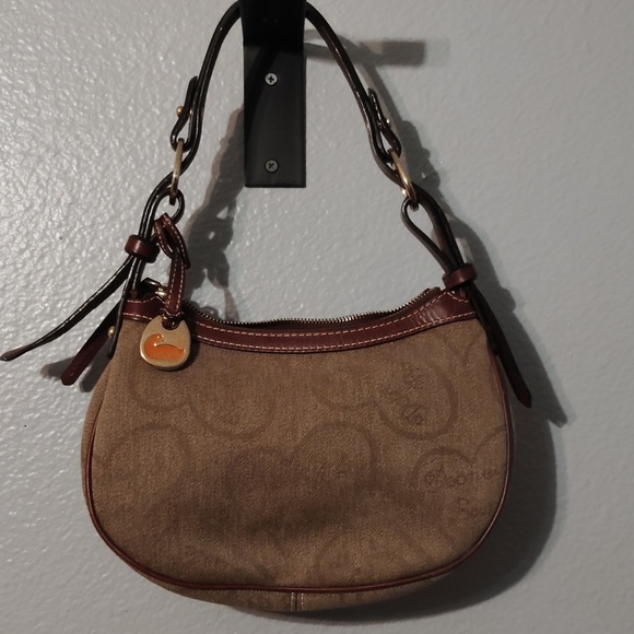 Dooney & Bourke Purse Heart Logo - Picture 7 of 16